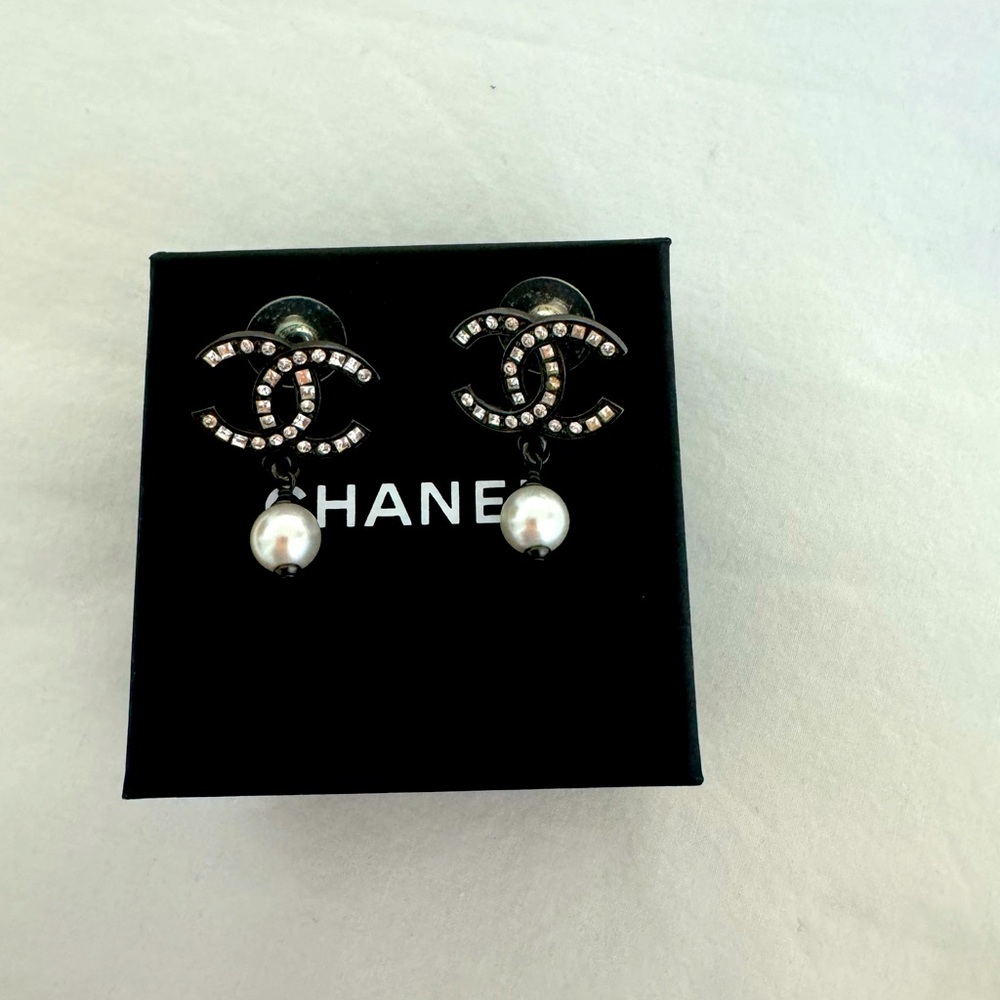 Chanel Pearl Earrings, fantastic condition
